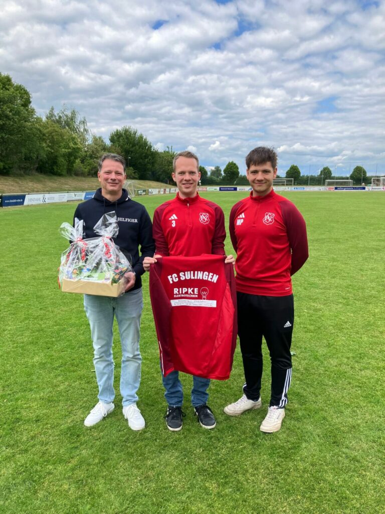 v.l. Geschäftsführer Kai Ripke, Co-Trainer Jannis Riekmann und Trainer Maxi Pohl