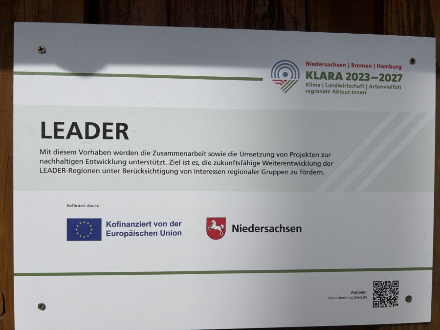 Das LEADER Schild an unserem Platz