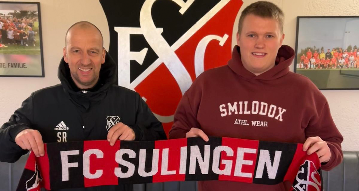 Stefan Rosenthal und Bennet Rohlfs mit dem FCS Schal in den Händen